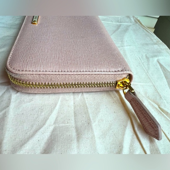 FENDI Soft Pink Long Continental Saffiano Leather Zip Card Coin Wallet - Picture 3 of 16